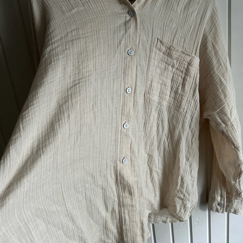 NWT American Eagle Button Down Shirt - Picture 2 of 6